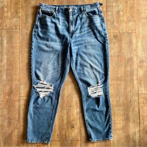 American Eagle Distressed High Rise Mom Jean Stretch Size 14 FLAW